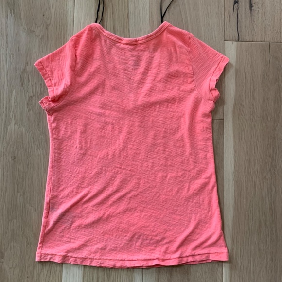 🌼 3/$30 H&M Pink V-neck Tshirt - Picture 4 of 5